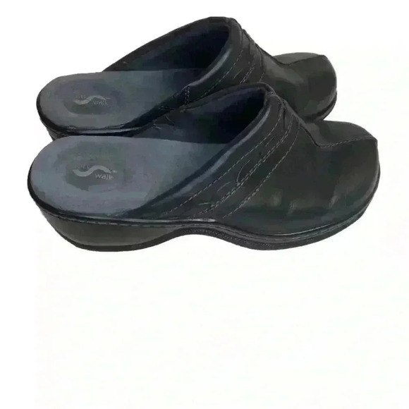 Soft Walk Ladies Navy Blue Slide On Leather Mule Shoes size 7W - Picture 2 of 6